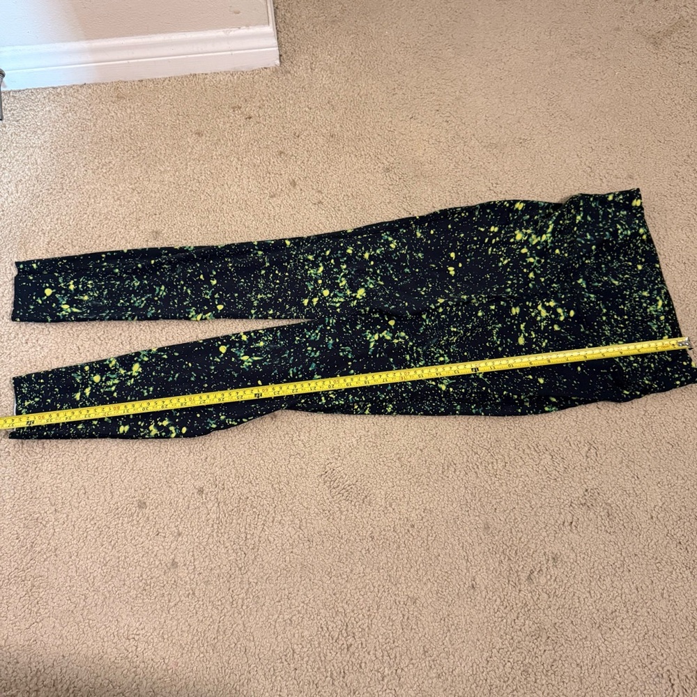 Lululemon Size 8 Black Neon Splatter Print Stirrup Yoga Leggings Nulux Fabric - Picture 5 of 8